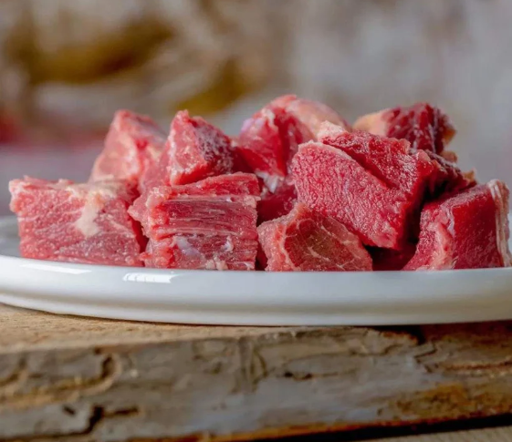 Rindermuskelfleisch,durchwachsen - gefroren, gewürfelt