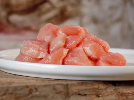 Hühnermuskelfleisch gewürfelt